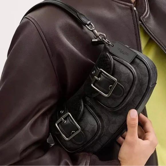 NWT COACH Ashton Baguette Bag CY658 In Signature Canvas w Shearling AUTHNTC New! - Picture 8 of 11